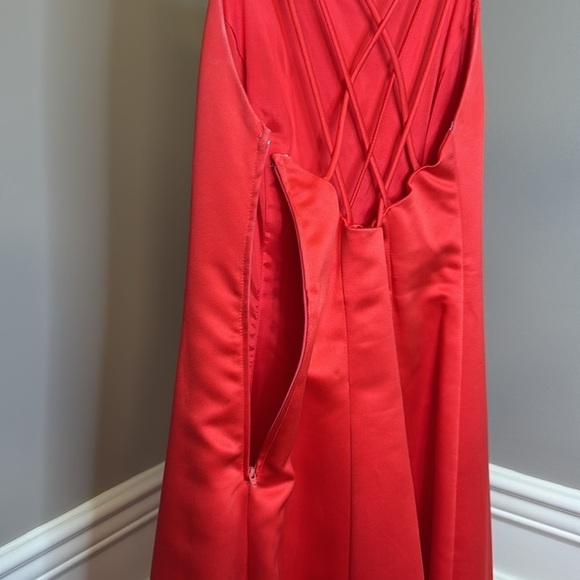 Betsy and Adam by jaslene watermelon crisscross prom dress size 6 petite - Picture 4 of 9